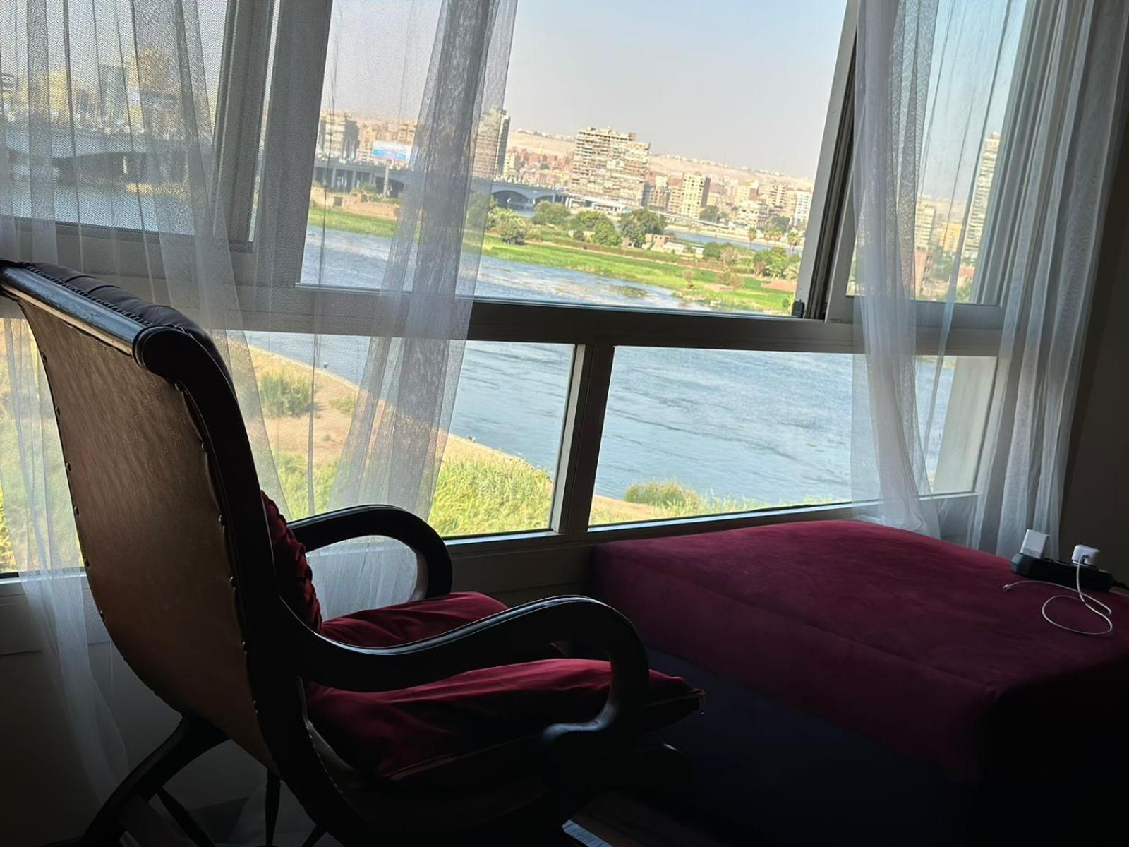 شقه فندقيه بغير مميز علي النيل 501 Cairo